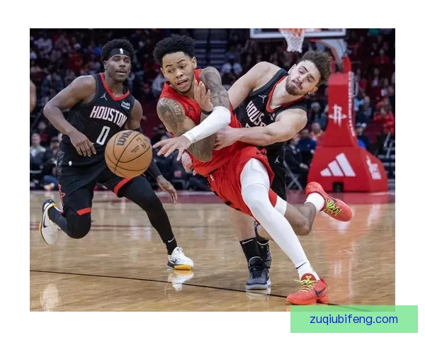 波特兰开拓者险胜休斯顿火箭迎来五连胜 双方激战至最后时刻